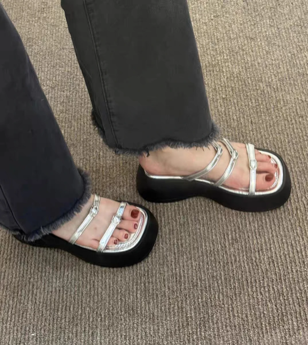 2023 Summer Height Increasing Women Slipper Fashion Clip Toe Thick Sole Flats Sandalias Ladies Elegant Outdoor Beach Slides
2023 Summer Height Increasing Women Slipper Fashion Clip Toe Thick Sole Flats Sandalias Ladies Elegant Outdoor Beach Slides