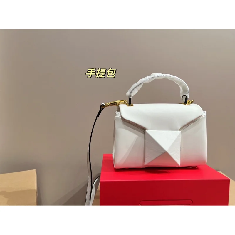 2023 Soft Leather Messenger Bag Fashion Design Women Handbag Coin Purse Evening Party Clutch Bag Gift Box Summer
2023 Soft Leather Messenger Bag Fashion Design Women Handbag Coin Purse Evening Party Clutch Bag Gift Box Summer
