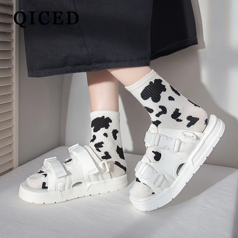 2022 Summer New Color Contrast Sandals Women's Fashion Thick Bottom Beach Open Toe Shoes Casual Sports Style Ladies Sandalias
2022 Summer New Color Contrast Sandals Women's Fashion Thick Bottom Beach Open Toe Shoes Casual Sports Style Ladies Sandalias