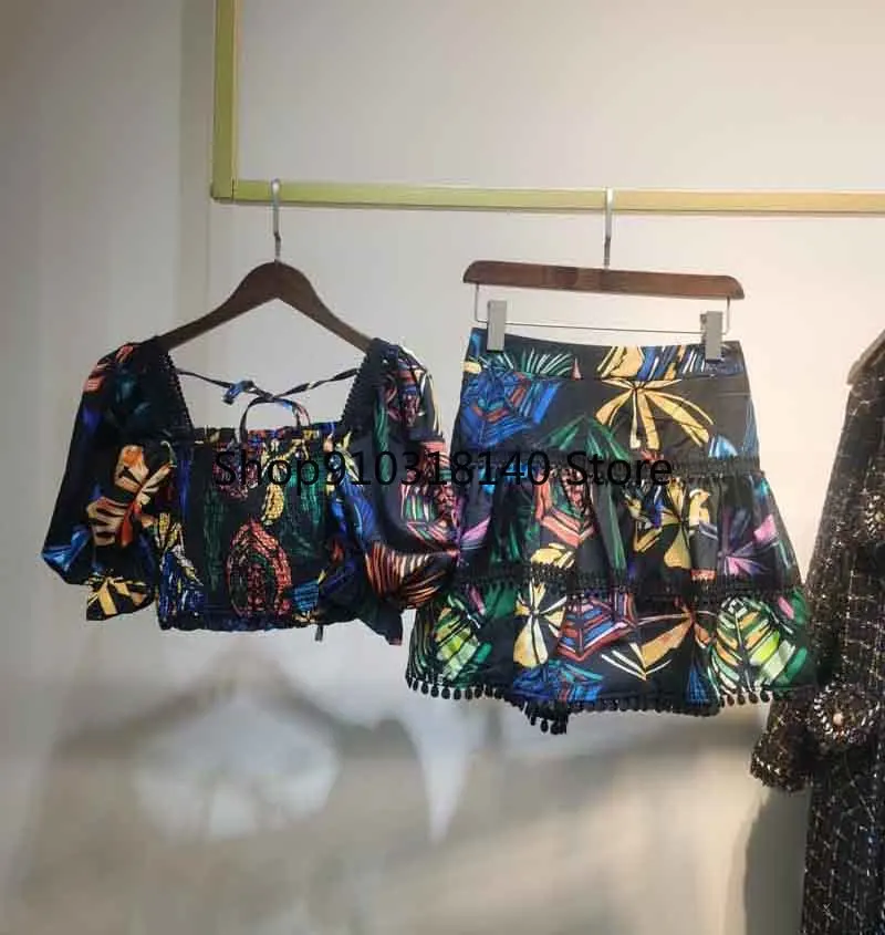 NEW 2022 summer women lace patchwork printed skirt set square collar short puff sleeve top + a-line shorts 2 pcs set outfit B28
NEW 2022 summer women lace patchwork printed skirt set square collar short puff sleeve top + a-line shorts 2 pcs set outfit B28