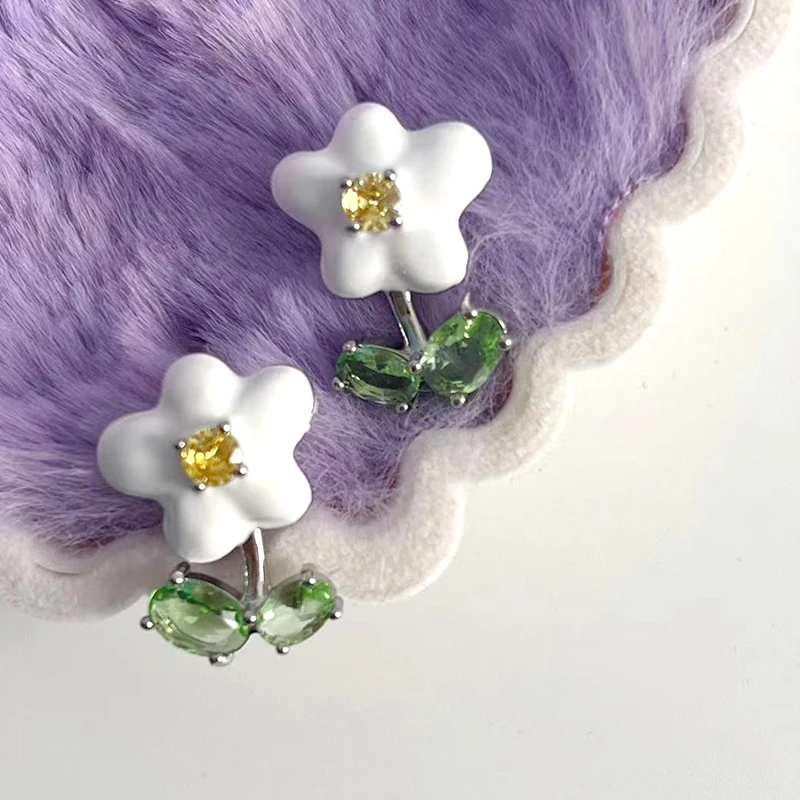 Korean Charm Colorful Zircon Flower Stud Earrings for Women Fashion Vintage Cute Earrings Punk 90s Aesthetic Jewelry Gifts
Korean Charm Colorful Zircon Flower Stud Earrings for Women Fashion Vintage Cute Earrings Punk 90s Aesthetic Jewelry Gifts