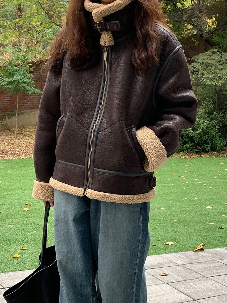 Women Faux Leather Fur Coats 2022 Sheep Leather Shearling Thicken Jacket Lady Fashion Lapel Zipped Outwear Winter Warm Coat
Women Faux Leather Fur Coats 2022 Sheep Leather Shearling Thicken Jacket Lady Fashion Lapel Zipped Outwear Winter Warm Coat