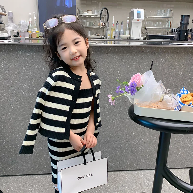 Girls Sets Outerwear Sweater Cardigans O-neck Collar Full Sleeve Dress Straight Striped Cotton Thick Warm Fashion Autumn Sping
Girls Sets Outerwear Sweater Cardigans O-neck Collar Full Sleeve Dress Straight Striped Cotton Thick Warm Fashion Autumn Sping