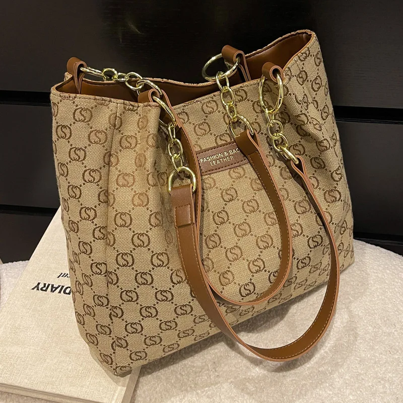 Brand Designer Women's Tote Bags messenger bag New Lady Shoulder Bag High Quality Nylon Handbags Large Capacity Shopper Bag
Brand Designer Women's Tote Bags messenger bag New Lady Shoulder Bag High Quality Nylon Handbags Large Capacity Shopper Bag