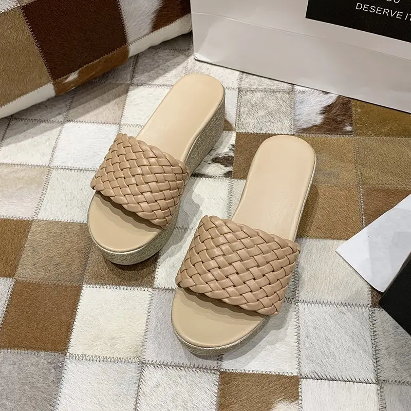 Summer 2023 New Round Neck Open Toe Solid Color Slippers Net Infrared Wearing Comfortable Thick Sole Women's Shoes
Summer 2023 New Round Neck Open Toe Solid Color Slippers Net Infrared Wearing Comfortable Thick Sole Women's Shoes