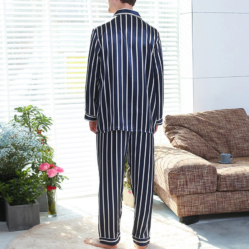 Stripe Patterned Men's Sleepwear Set with Comfortable Emulation Silk Fabric and Lapel Pocketed Tops Pants Suits
Stripe Patterned Men's Sleepwear Set with Comfortable Emulation Silk Fabric and Lapel Pocketed Tops Pants Suits