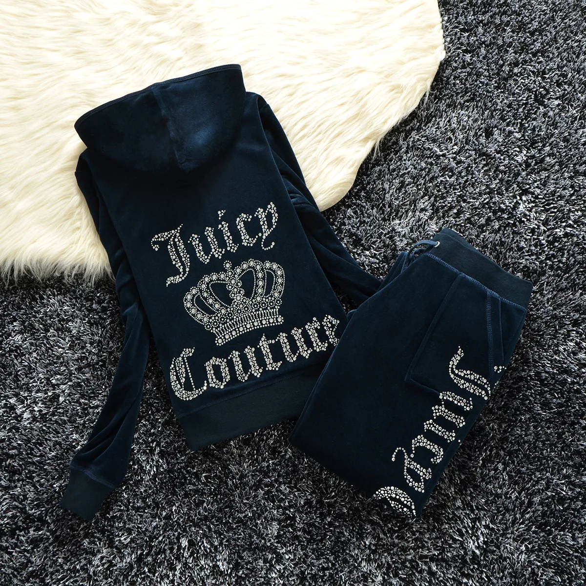 2021 Spring/Fall Women's Brand Velvet Fabric Tracksuits Velour Hoody Track Suit Hoodies And Pants Oversized Sportswear Slim
2021 Spring/Fall Women's Brand Velvet Fabric Tracksuits Velour Hoody Track Suit Hoodies And Pants Oversized Sportswear Slim