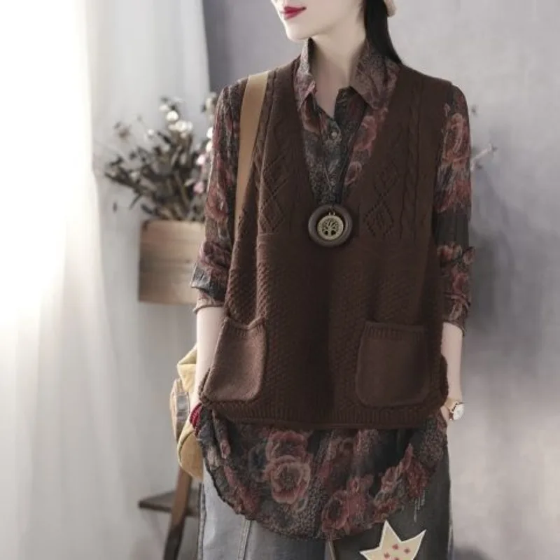 Vintage Art Style V-Neck Hollow Spring and Autumn Loose Wool Tank Top Women Double Pocket Racerback Vest Pullover Female Coat
Vintage Art Style V-Neck Hollow Spring and Autumn Loose Wool Tank Top Women Double Pocket Racerback Vest Pullover Female Coat