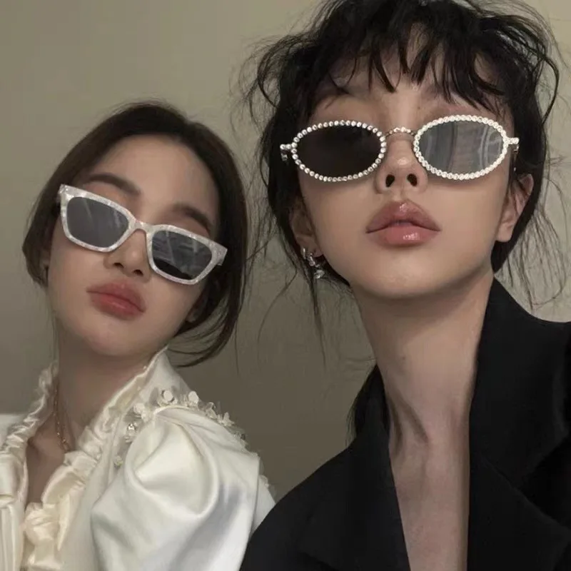 Luxury Rhinestone Sunglasses Diamond Oval Ladies Sunglasses Small Glasses Japanese Korean Metal Trend Decoration Oculos De Sol
Luxury Rhinestone Sunglasses Diamond Oval Ladies Sunglasses Small Glasses Japanese Korean Metal Trend Decoration Oculos De Sol