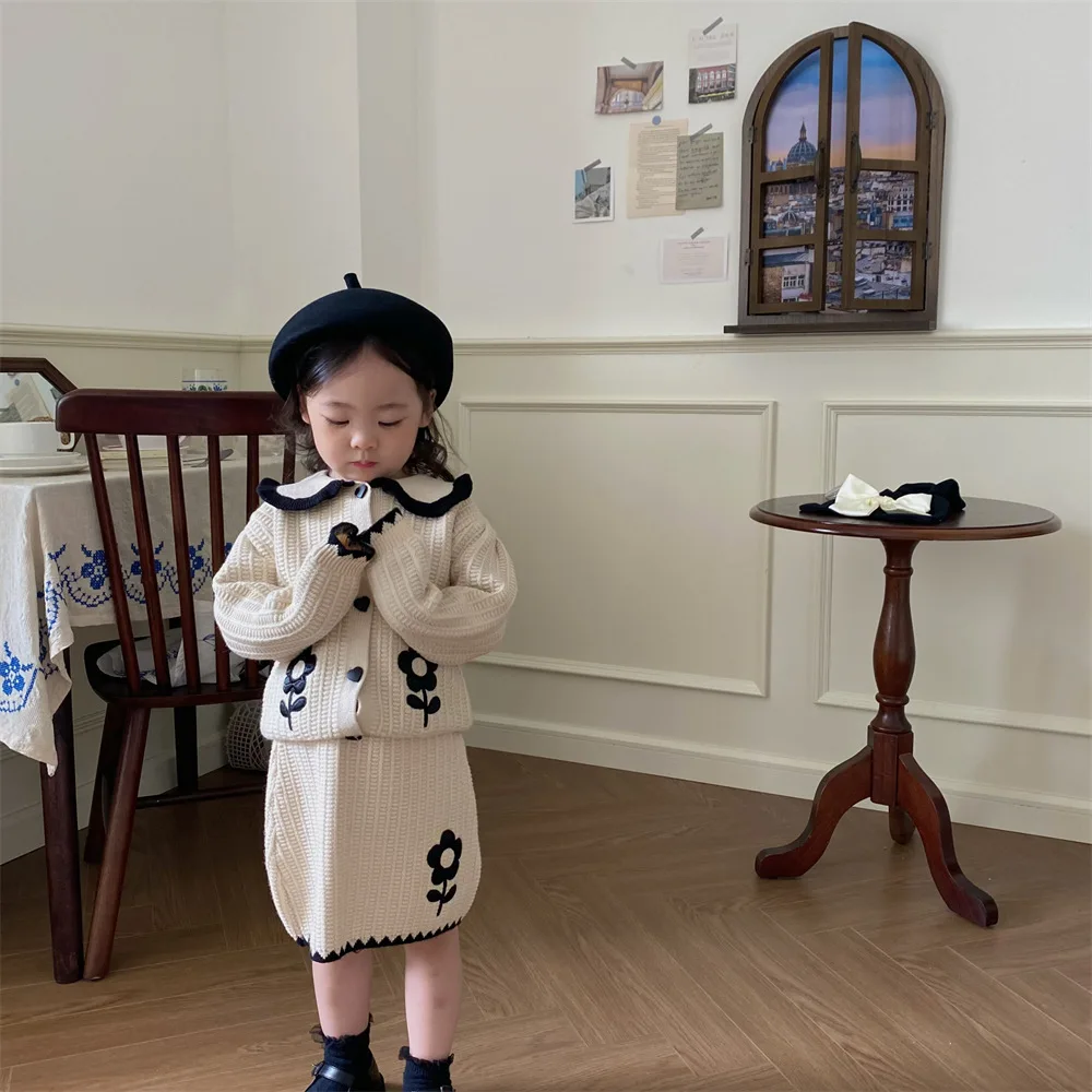 Children Clothing 2022 Spring Autumn New Fashionable Korean Style Baby Girl Flower Skirt Knit Set Thickened Sweet Casual Set
Children Clothing 2022 Spring Autumn New Fashionable Korean Style Baby Girl Flower Skirt Knit Set Thickened Sweet Casual Set