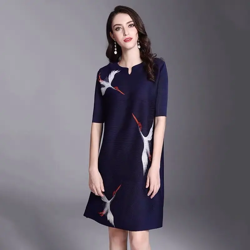 Women dress Pleated ladies dress 2020 summer new Chinese style crane print loose and thin elegant short sleeve dress clothing
Women dress Pleated ladies dress 2020 summer new Chinese style crane print loose and thin elegant short sleeve dress clothing