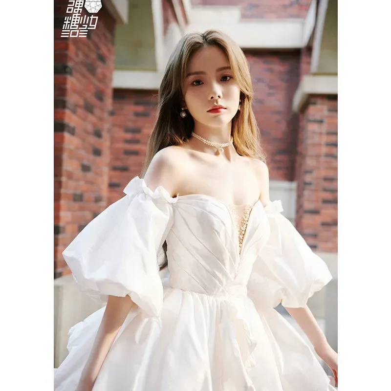 White V-Neck Puff Sleeve Princess Puffy Dress Cute Wedding Sexy Short Skirt Korea Star Same Paragraph French Style Japan
White V-Neck Puff Sleeve Princess Puffy Dress Cute Wedding Sexy Short Skirt Korea Star Same Paragraph French Style Japan