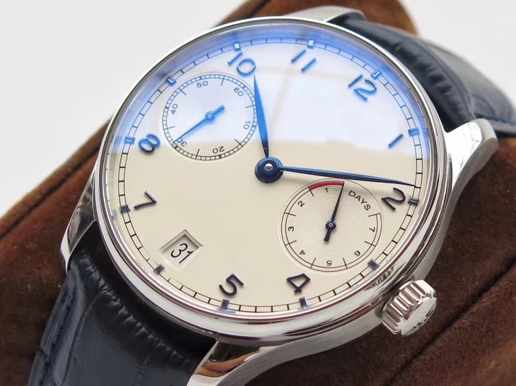 Men's Watches Automatic Mechanical Watch OEMG Luxury Watch 500705 White Blue 42.3mm Leather Strap AAA 1:1 Watch
Men's Watches Automatic Mechanical Watch OEMG Luxury Watch 500705 White Blue 42.3mm Leather Strap AAA 1:1 Watch
