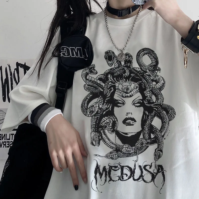 Snake Girl Two-dimensional Oversized T-shirt Short-sleeved T-shirt Women's Summer New Streetwear Harajuku Top Women's T-shirt
Snake Girl Two-dimensional Oversized T-shirt Short-sleeved T-shirt Women's Summer New Streetwear Harajuku Top Women's T-shirt