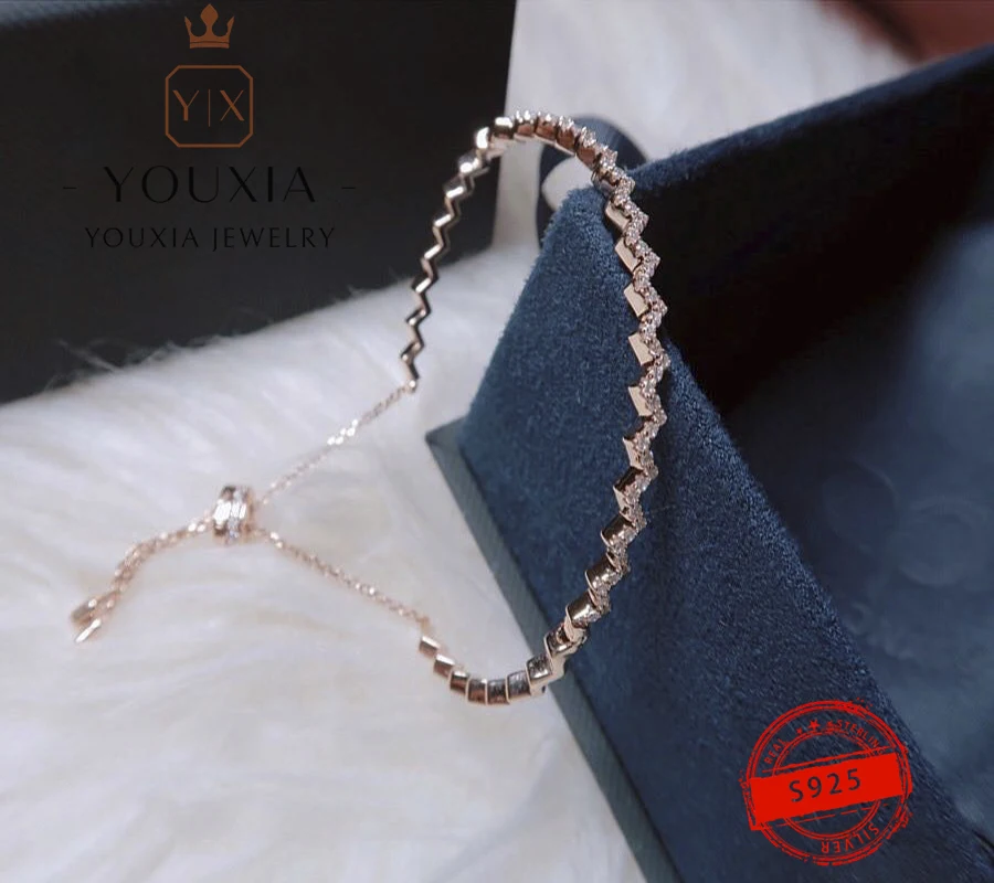 A House 1:1 925 Sterling Silver Custom Multi-series Finger Men And Women Silver Bracelet Couple Gift Shiny Fashion Jewelry
A House 1:1 925 Sterling Silver Custom Multi-series Finger Men And Women Silver Bracelet Couple Gift Shiny Fashion Jewelry