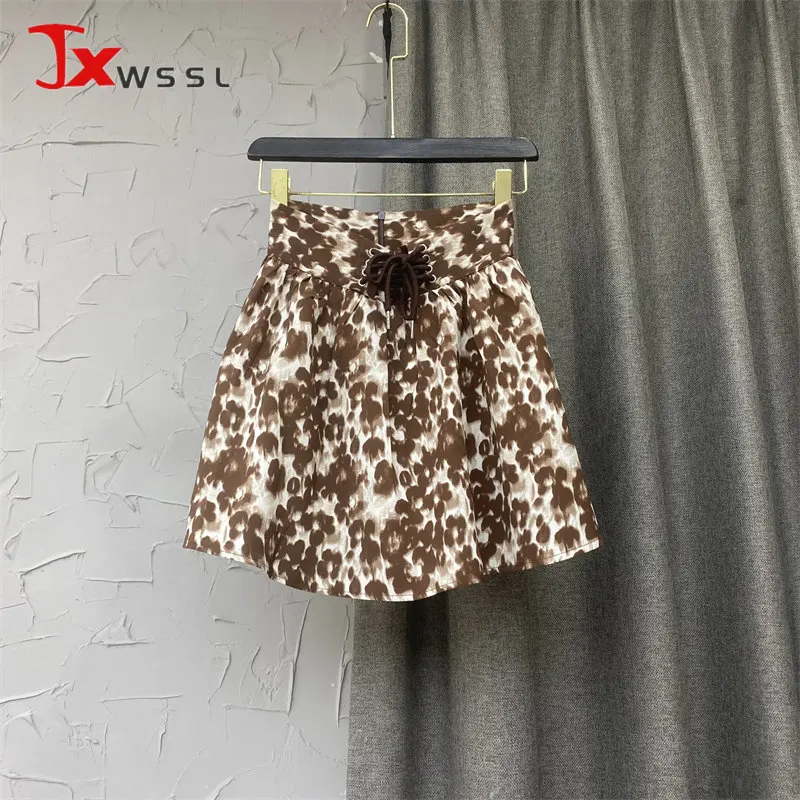 Brown Leopard Print A-type Skirt Women's Summer 2022 New Korean version Strap Design High waist Chiffon Short Skirts
Brown Leopard Print A-type Skirt Women's Summer 2022 New Korean version Strap Design High waist Chiffon Short Skirts