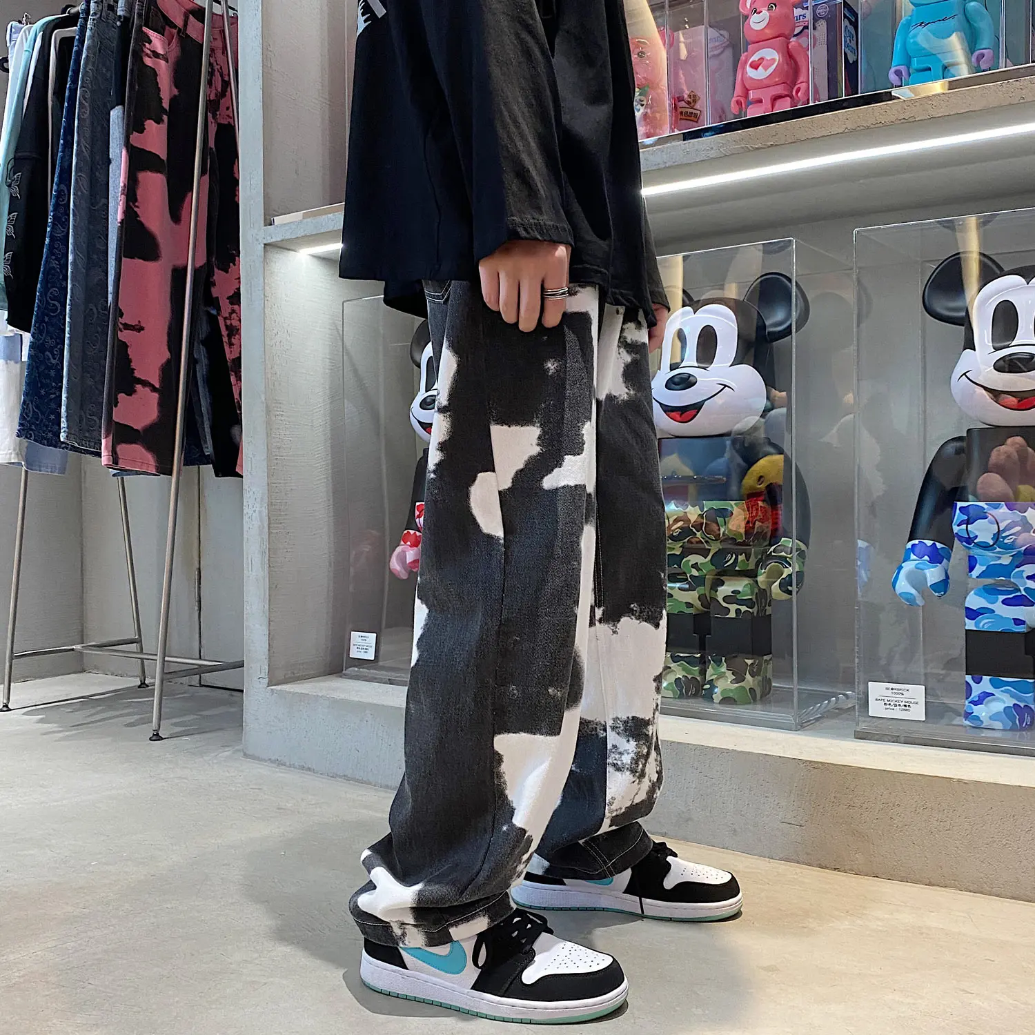 Tie-dyed Jeans Jeans Trousers Men's Jeans Street Jeans American Loose Men's High-grade Jeans Men's and Women's Mop Pants
Tie-dyed Jeans Jeans Trousers Men's Jeans Street Jeans American Loose Men's High-grade Jeans Men's and Women's Mop Pants