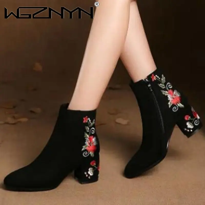 Fashion Women's Ankle Boots High Autumn And Winter Warm Cotton Shoes Women Suede Mid-heel Embroidered Mid-tube Booties Woman
Fashion Women's Ankle Boots High Autumn And Winter Warm Cotton Shoes Women Suede Mid-heel Embroidered Mid-tube Booties Woman