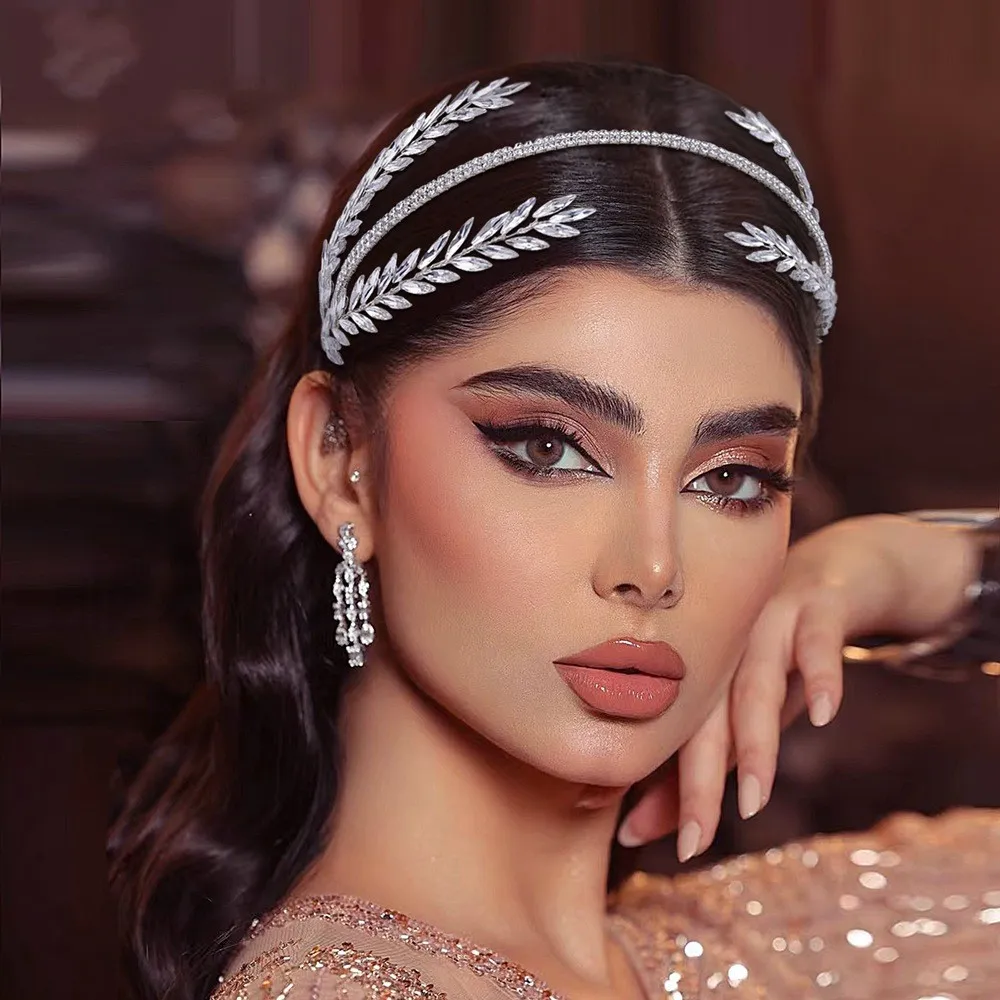 Silver Bridal Hairbands Wedding Diamond Tiara Headpieces Bridal Headwear Crown Rhinestone Wedding Jewelry Hair Accessories
Silver Bridal Hairbands Wedding Diamond Tiara Headpieces Bridal Headwear Crown Rhinestone Wedding Jewelry Hair Accessories