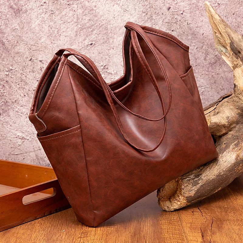 

Celela 2023 New Retro Fashion Oil Wax PU Soft Leather Large Capacity Shoulder Simple Women's Bag Women's Stock Bags Shoulder Bag