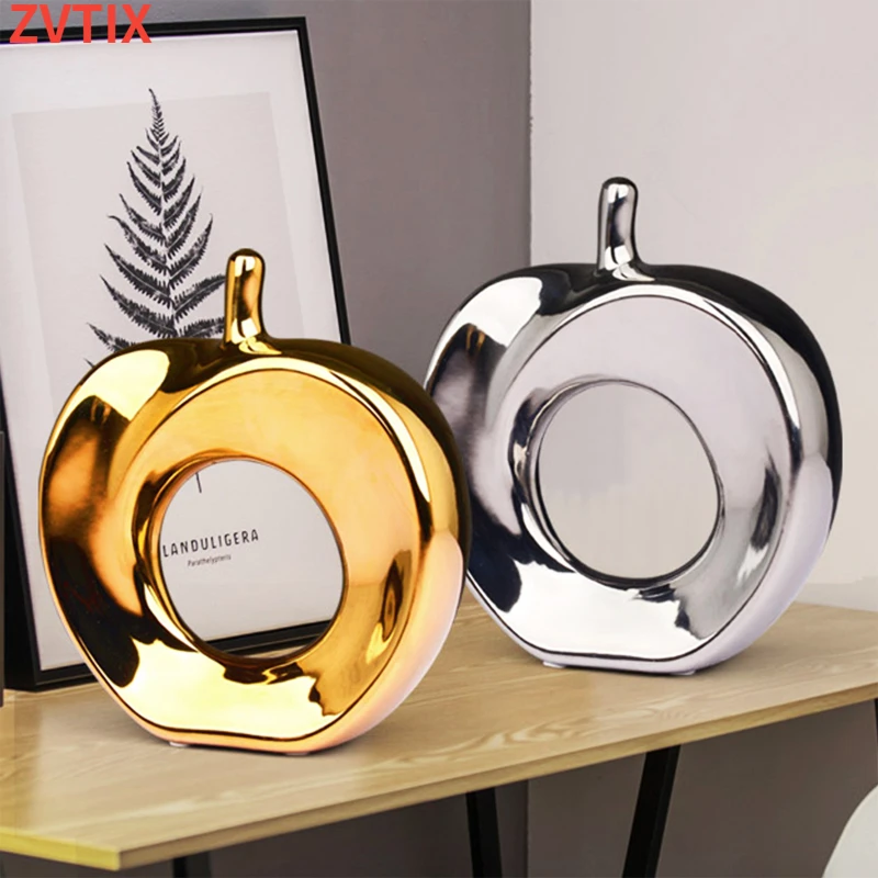 Gold And Silver Hollow Ceramic Creative Decoration Apples Nordic Modern Home Office Crafts Christmas Art Kawaii Desk Accessories
Gold And Silver Hollow Ceramic Creative Decoration Apples Nordic Modern Home Office Crafts Christmas Art Kawaii Desk Accessories