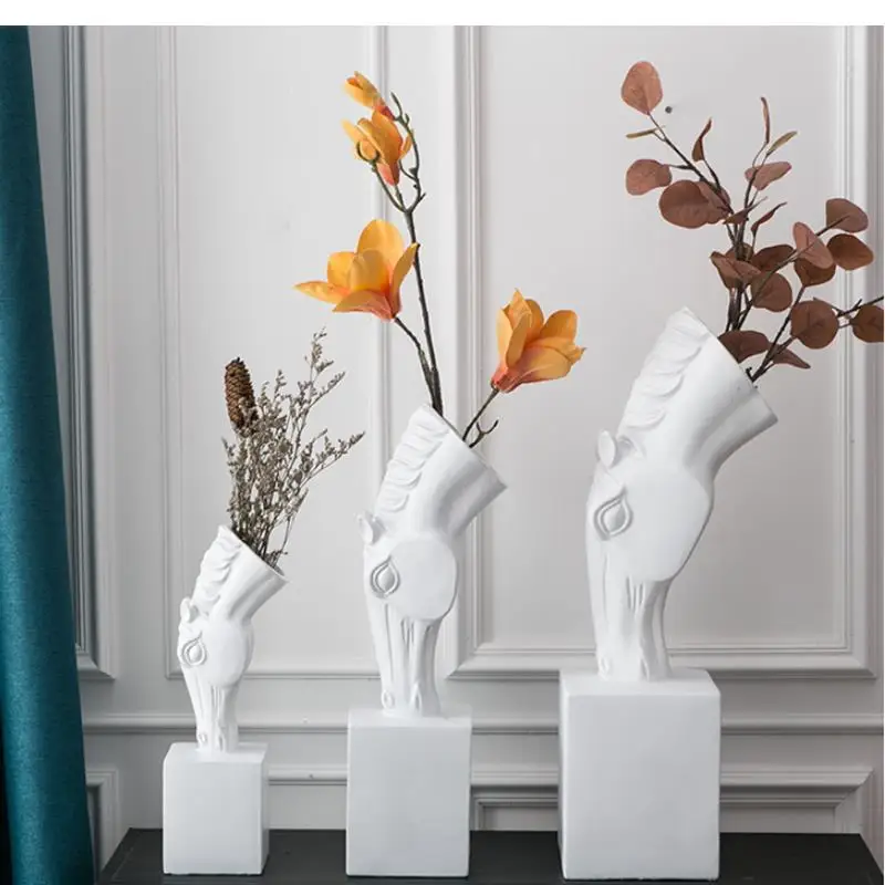 Creative Resin Horse Head Vase, Minimalism, Painted Art, Home Garden Animal Flower Arrangement, Office, Living Room, Flower Pot
Creative Resin Horse Head Vase, Minimalism, Painted Art, Home Garden Animal Flower Arrangement, Office, Living Room, Flower Pot
