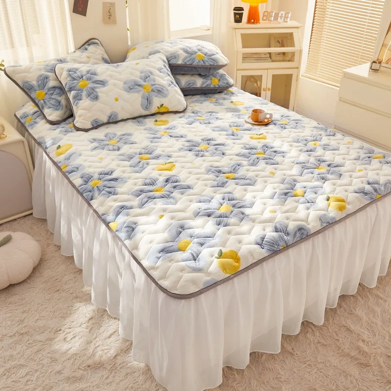 Class A new cashmere cotton bed skirt thickened flannel bed cover printed coral fleece bed cover in autumn and winter
Class A new cashmere cotton bed skirt thickened flannel bed cover printed coral fleece bed cover in autumn and winter