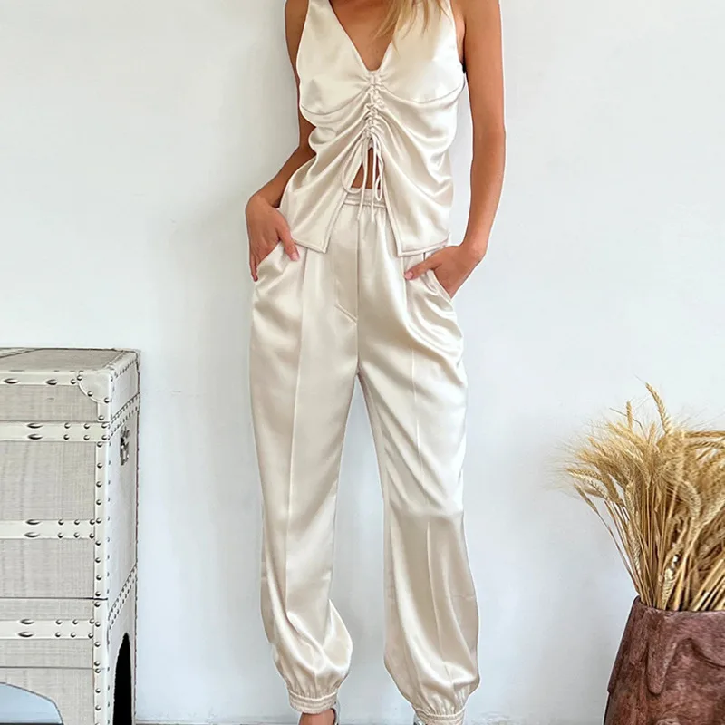 2022 Summer New Leisure Solid Color Silk Satin Minority Sling V-neck Waist Collection Beige Suit Casual Fashion 2 Pieces Set
2022 Summer New Leisure Solid Color Silk Satin Minority Sling V-neck Waist Collection Beige Suit Casual Fashion 2 Pieces Set