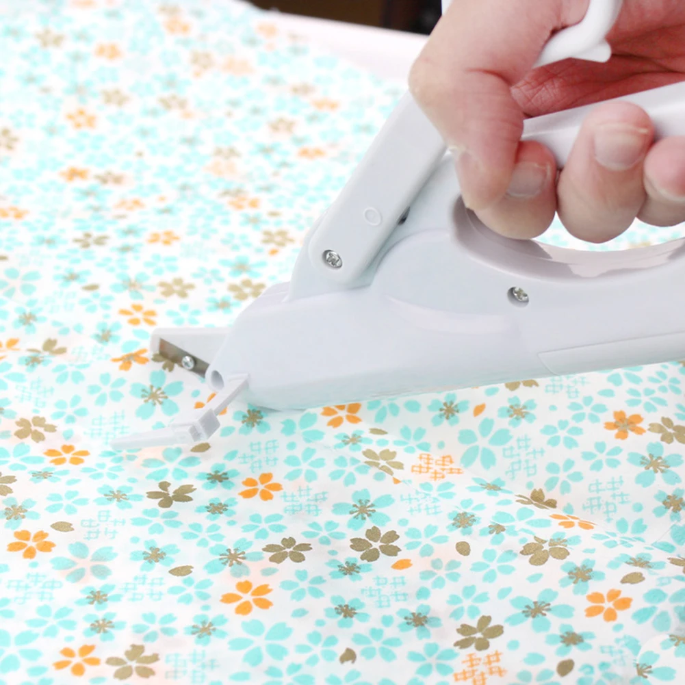 Mini Multipurpose Electric Scissors Multi-functional Durable Convenient Handheld Fabric Cloth Cutting Sewing Tools
Mini Multipurpose Electric Scissors Multi-functional Durable Convenient Handheld Fabric Cloth Cutting Sewing Tools