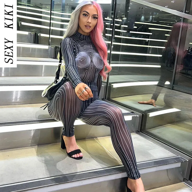 2022 printed stand-up collar tight-fitting long-sleeved top hip-lifting leggings fashion set zhuang
2022 printed stand-up collar tight-fitting long-sleeved top hip-lifting leggings fashion set zhuang