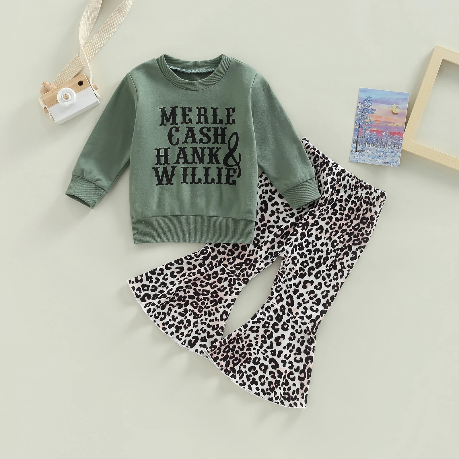 TR New Autumn Kids Girls Trousers Outfits Letter Print Long Sleeve Sweatshirt and Casual Leopard Print Flare Pants Set 
TR New Autumn Kids Girls Trousers Outfits Letter Print Long Sleeve Sweatshirt and Casual Leopard Print Flare Pants Set