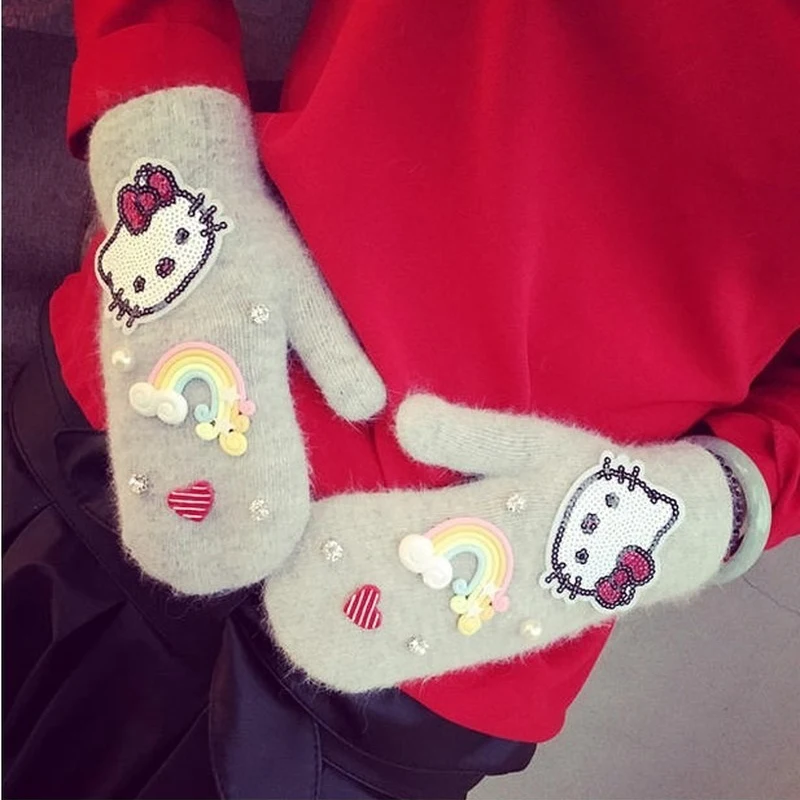 Милые зимние перчатки с рисунком Hello Kitty, блестки, радуга, любовь, кролик, мех, двойные перчатки Sanrio с милым котом, сохраняют тепло, подарки на день рождения
Милые зимние перчатки с рисунком Hello Kitty, блестки, радуга, любовь, кролик, мех, двойные перчатки Sanrio с милым котом, сохраняют тепло, подарки на день рождения