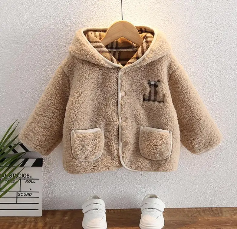 Christmas Kids Baby clothes Winter boy girl unisex thick jackets hooded warm button wool parkas coat Toddler infant clothing
Christmas Kids Baby clothes Winter boy girl unisex thick jackets hooded warm button wool parkas coat Toddler infant clothing