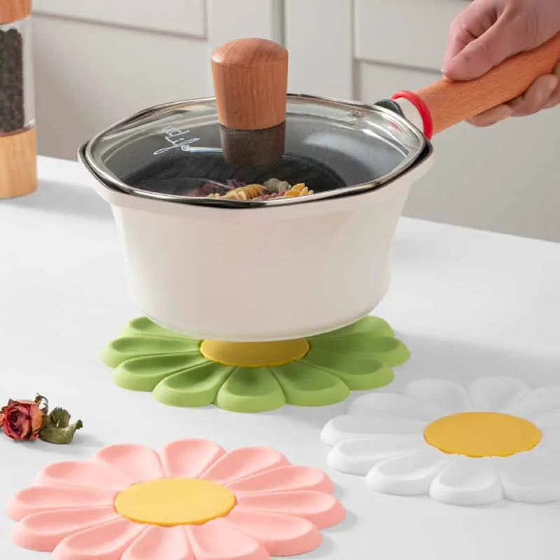 1Pc Silicone Insulation Pad Flower Shape Cup Coaster Slip Mat Hot Drink Holder Mug Pot Stand Home Kitchen Accessories
1Pc Silicone Insulation Pad Flower Shape Cup Coaster Slip Mat Hot Drink Holder Mug Pot Stand Home Kitchen Accessories