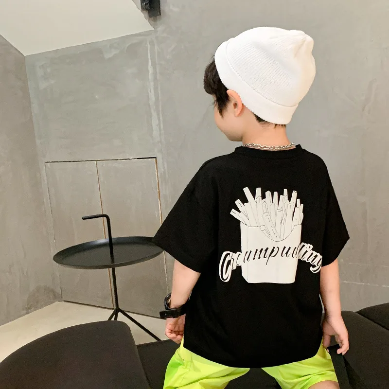 Boys' short-sleeved T-shirt in summer of 2022, the new foreign-style baby is compassionate for children's leisure.
Boys' short-sleeved T-shirt in summer of 2022, the new foreign-style baby is compassionate for children's leisure.