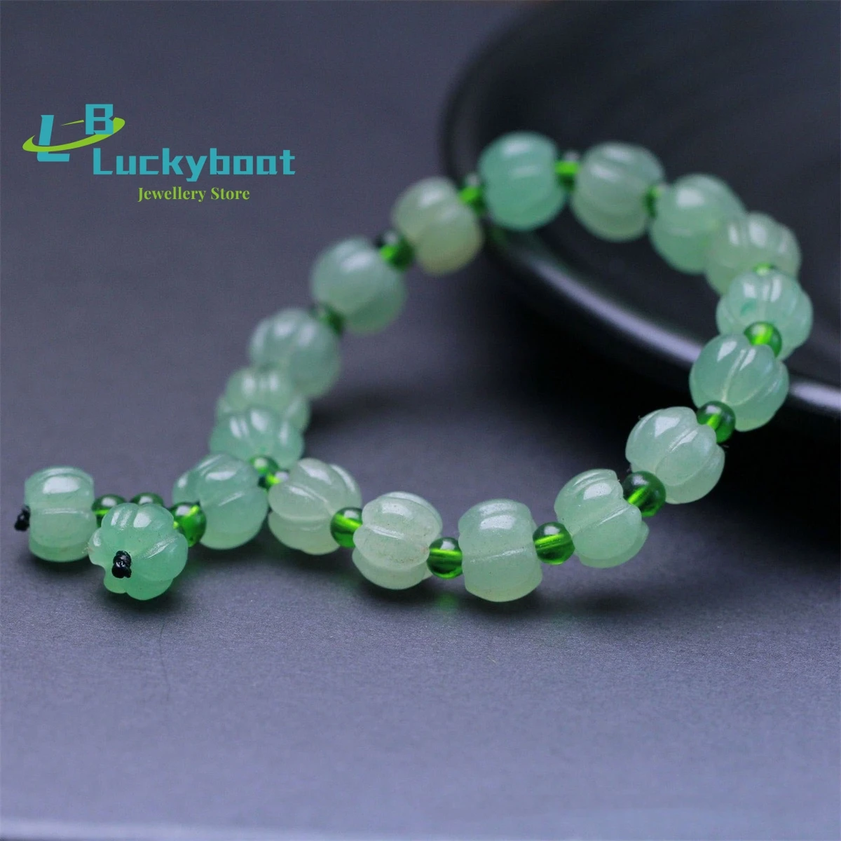 Xinjiang Natural Jade Gold Silk Pumpkin Beads Dongling Jade Bracelet Men and Women's Couple Fashion Charm Single Loop Exquisite
Xinjiang Natural Jade Gold Silk Pumpkin Beads Dongling Jade Bracelet Men and Women's Couple Fashion Charm Single Loop Exquisite