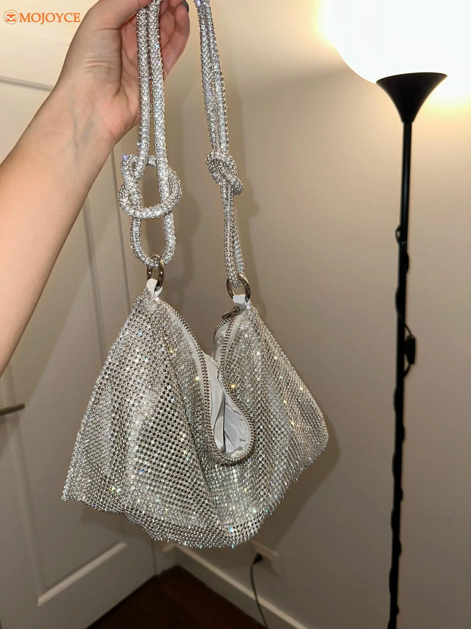 Fashion Shinny Evening Clutch Bag For Women Dinner Party Wedding Purses Luxury Handbag Designer Female Shoulder Bag Shopper Bag
Fashion Shinny Evening Clutch Bag For Women Dinner Party Wedding Purses Luxury Handbag Designer Female Shoulder Bag Shopper Bag