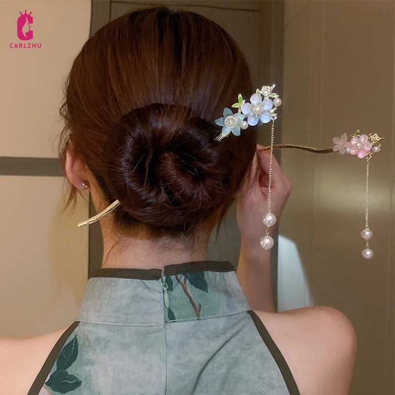 Женская заколка для волос с жемчужинами и кисточками 
Женская заколка для волос с жемчужинами и кисточками