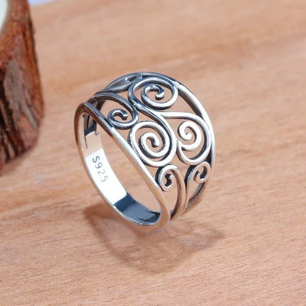 2023 Retro Female Flower Hollow Ring Unique Style Party Wedding Ring Women's Ethnic Silver Love Engagement Jewelry
2023 Retro Female Flower Hollow Ring Unique Style Party Wedding Ring Women's Ethnic Silver Love Engagement Jewelry