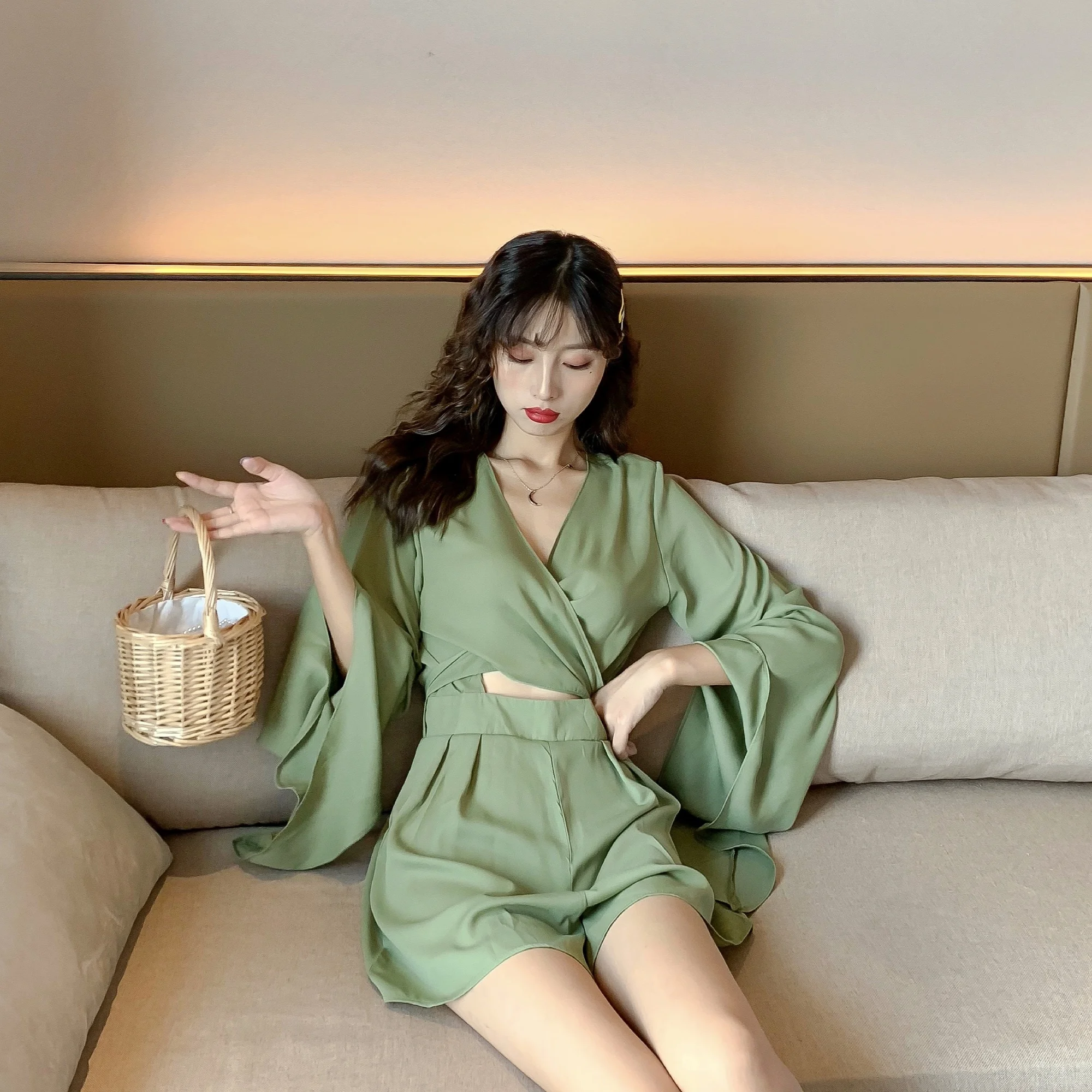 jumpsuit women summer 2022 Women Summer Avocado Green Jumpsuit Long Sleeves Backless Sexy Hole Romper Playsuit Sweet Outfits
jumpsuit women summer 2022 Women Summer Avocado Green Jumpsuit Long Sleeves Backless Sexy Hole Romper Playsuit Sweet Outfits