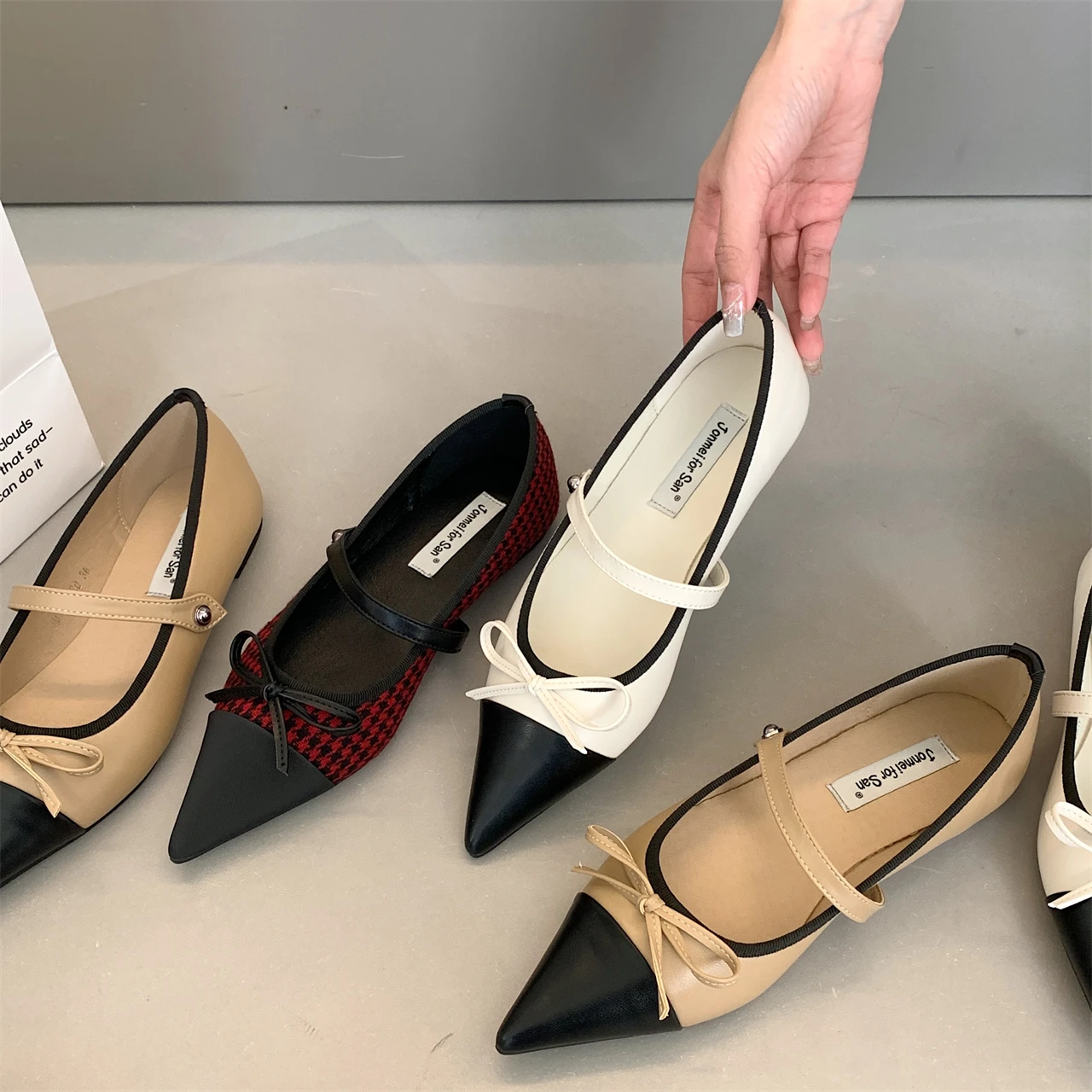 Bailamos 2023 New Fashion Women Flats Mixed Color Buckle Low Heel Loafers Spring Summer Daily Mules Shoes Soft Slip On Causal Ba
Bailamos 2023 New Fashion Women Flats Mixed Color Buckle Low Heel Loafers Spring Summer Daily Mules Shoes Soft Slip On Causal Ba