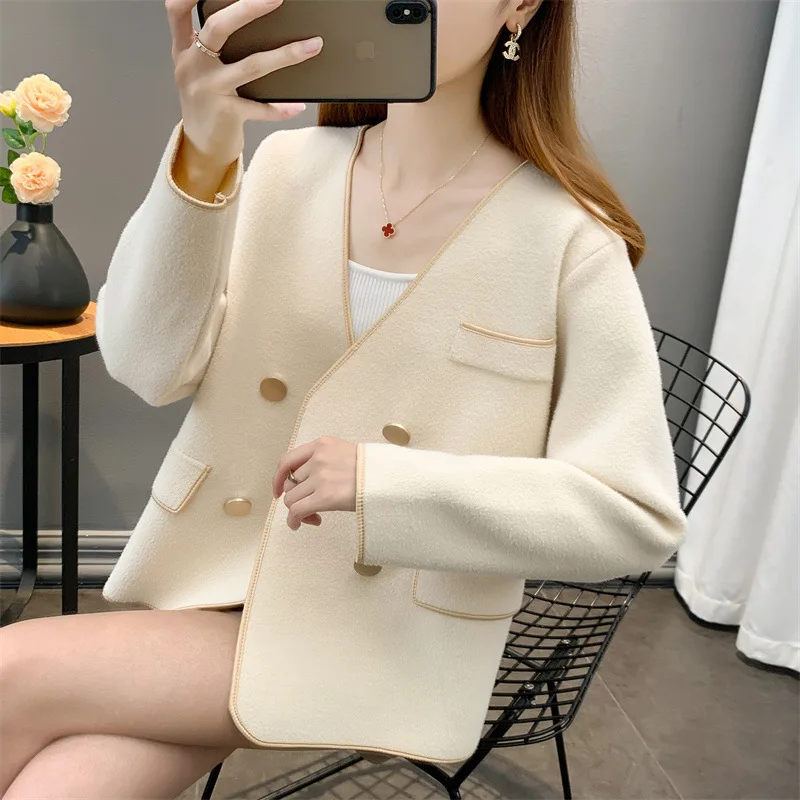 2023Casual tweed coat,Imitation double-sided woolen short jacket Women's new autumn/winter double breasted knitted cardigan loo
2023Casual tweed coat,Imitation double-sided woolen short jacket Women's new autumn/winter double breasted knitted cardigan loo