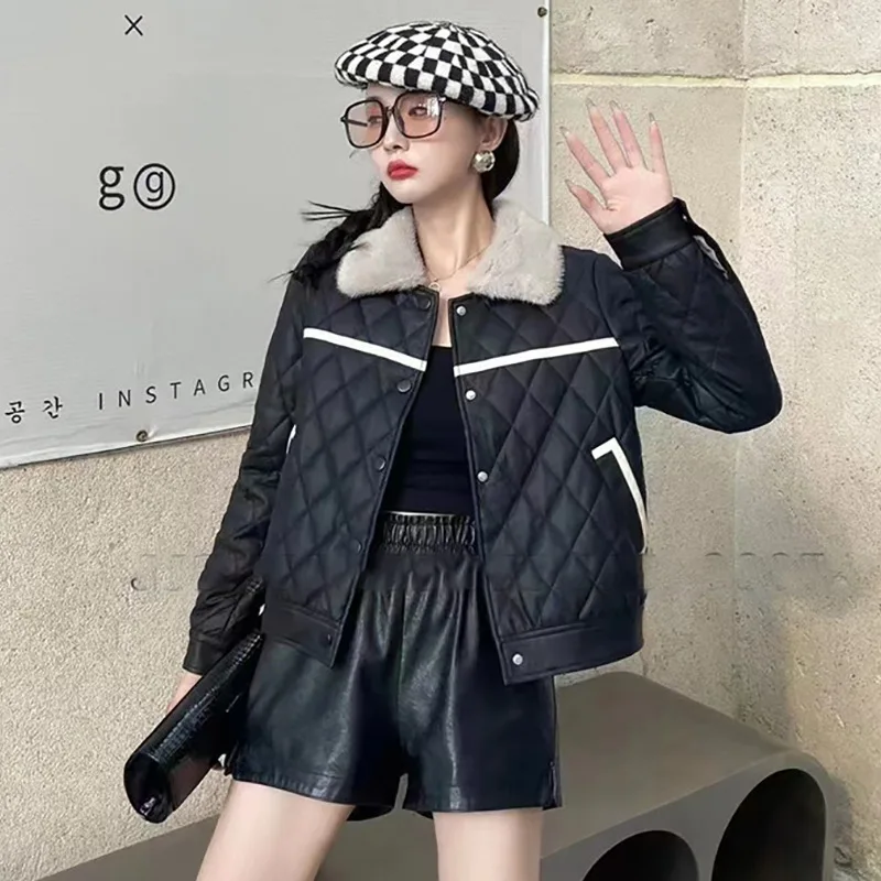 Middle East Plush Thickened Leather Coat Women's Autumn And Winter New Small Short Black Loose Real Fur Collar Leather Jacket
Middle East Plush Thickened Leather Coat Women's Autumn And Winter New Small Short Black Loose Real Fur Collar Leather Jacket