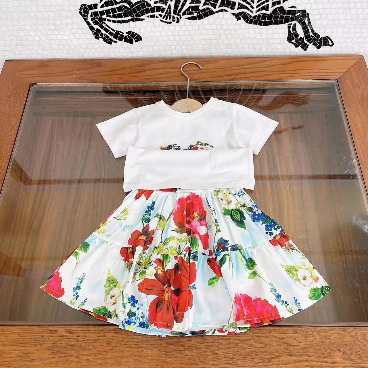 Sweet Style Baby Clothing 2022 Summer New Flower Print 2 PCS Sets Dress For Baby Girls High Fashion T-Shirt with Floral Skirt
Sweet Style Baby Clothing 2022 Summer New Flower Print 2 PCS Sets Dress For Baby Girls High Fashion T-Shirt with Floral Skirt