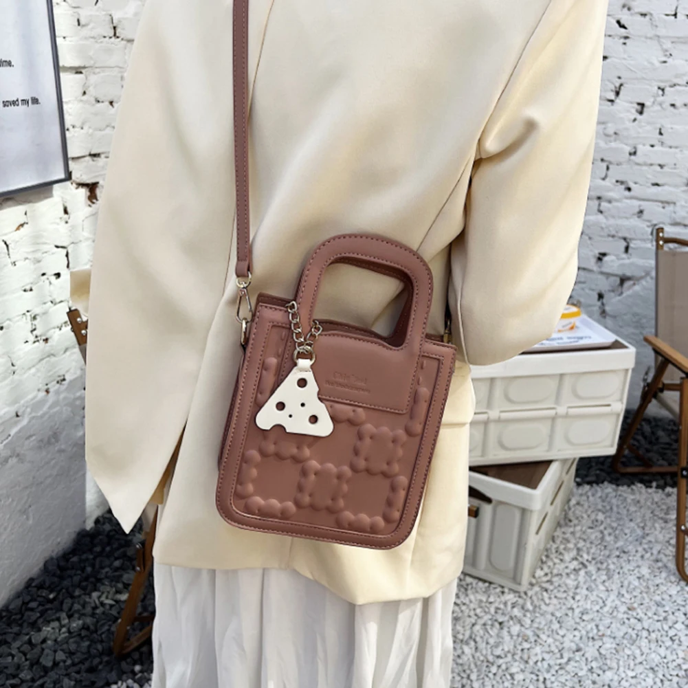 Fashion Biscuit Portable Bag Ladies Square Cute Pure Shoulder Crossbody Bags Solid Color PU Leather Messenger Handbag for Girls
Fashion Biscuit Portable Bag Ladies Square Cute Pure Shoulder Crossbody Bags Solid Color PU Leather Messenger Handbag for Girls