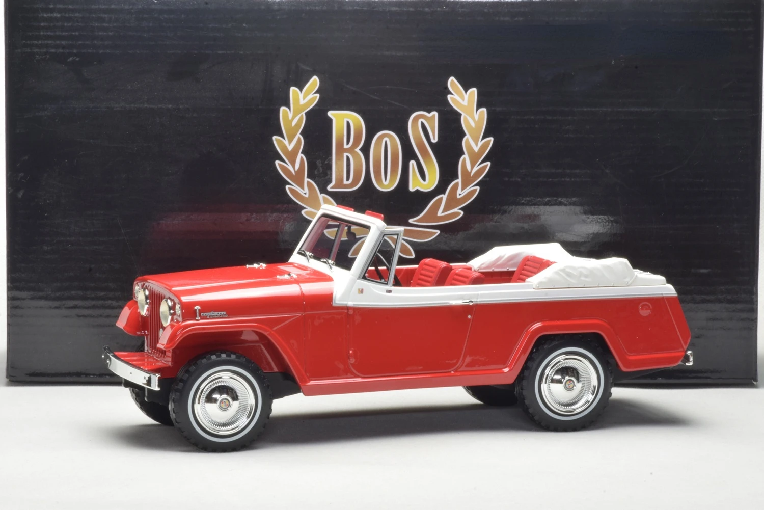 BoS 1:18 Jeep 1970 Jeepster Commando Convertible Limited Edition Resin Metal Static Car Model Toy Gift
BoS 1:18 Jeep 1970 Jeepster Commando Convertible Limited Edition Resin Metal Static Car Model Toy Gift