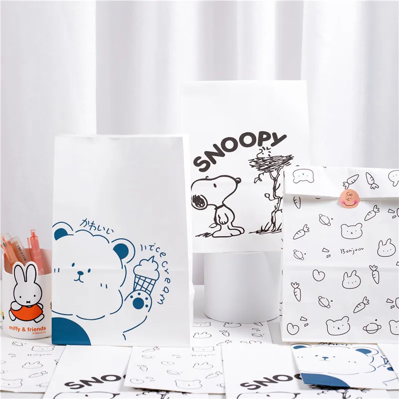 Snoopy Charlie Brown Kawaii Cartoon Cute Gift Bag, Bread Bag, Paper Bag, Sundries Storage Bag, Pose, Shoot, Props
Snoopy Charlie Brown Kawaii Cartoon Cute Gift Bag, Bread Bag, Paper Bag, Sundries Storage Bag, Pose, Shoot, Props