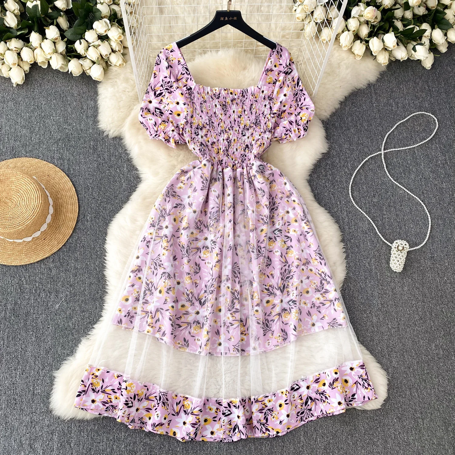 French Ladies Puff Sleeve Mesh Splicing Floral Dress Women's Waist Slimming Temperament Super Fairy Sweet Mid-length Dress
French Ladies Puff Sleeve Mesh Splicing Floral Dress Women's Waist Slimming Temperament Super Fairy Sweet Mid-length Dress