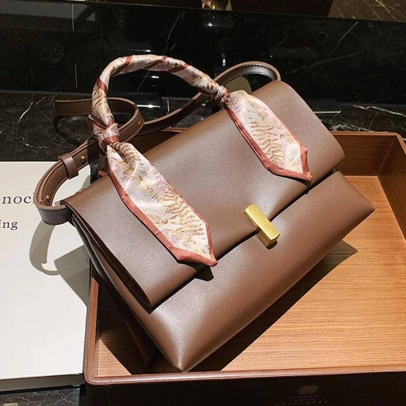 Vintage Ribbon Tote bag PU Leather Women's Designer Handbag High capacity Shoulder Messenger Fashionable clasp crossbody bag
Vintage Ribbon Tote bag PU Leather Women's Designer Handbag High capacity Shoulder Messenger Fashionable clasp crossbody bag