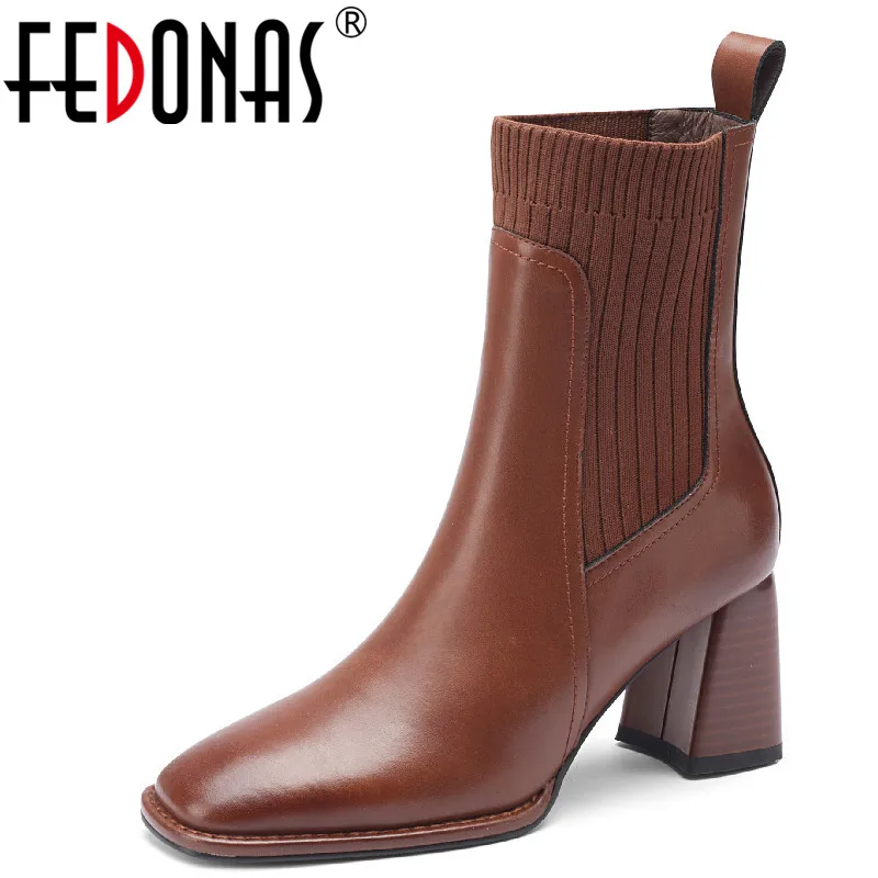 FEDONAS/женские ботильоны для зрелых женщин; Сезон осень-зима; Офисная Женская обувь на толстом высоком каблуке; Качественная женская комбинированная обувь из натуральной кожи
FEDONAS/женские ботильоны для зрелых женщин; Сезон осень-зима; Офисная Женская обувь на толстом высоком каблуке; Качественная женская комбинированная обувь из натуральной кожи